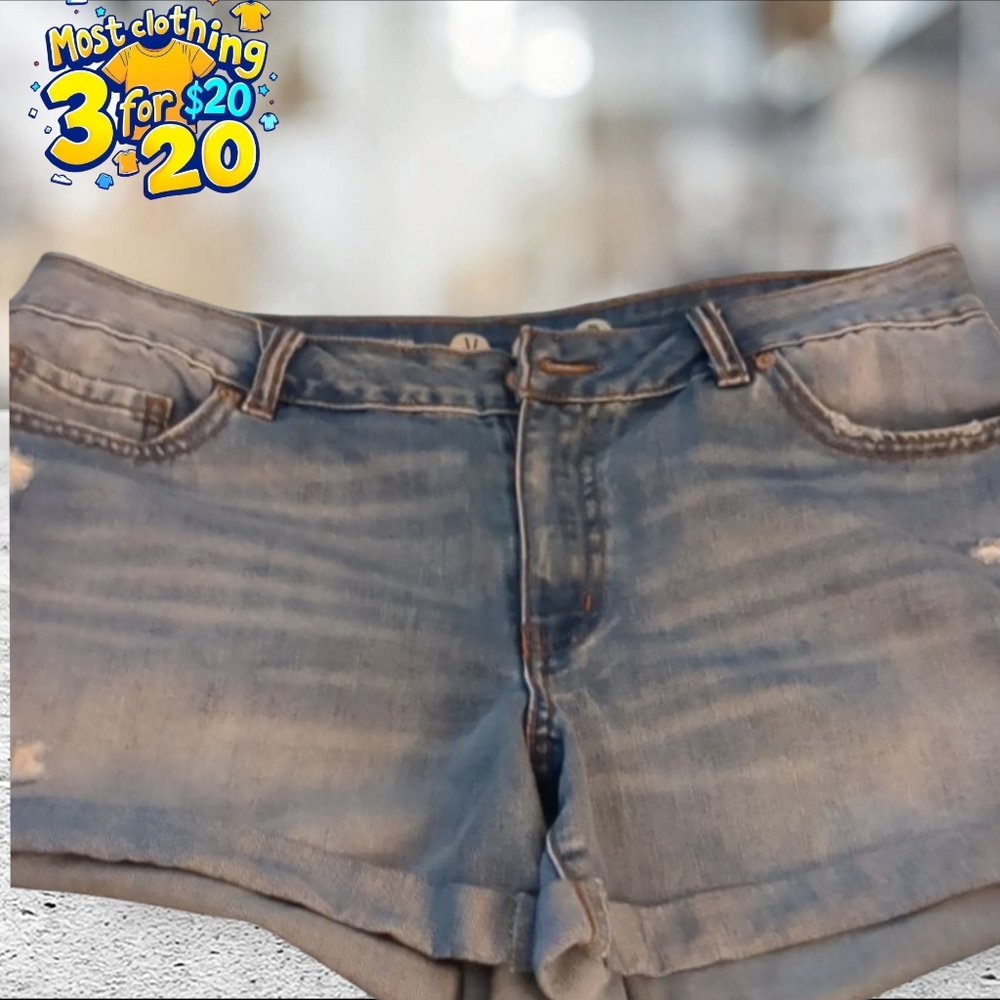 Rewash distressed denim shorts size 9/29